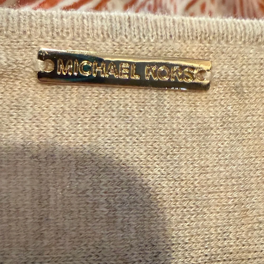 Michael Kors inches 22